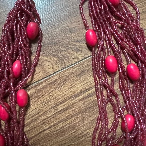 Beaded necklace dark pink - Picture 2 of 2